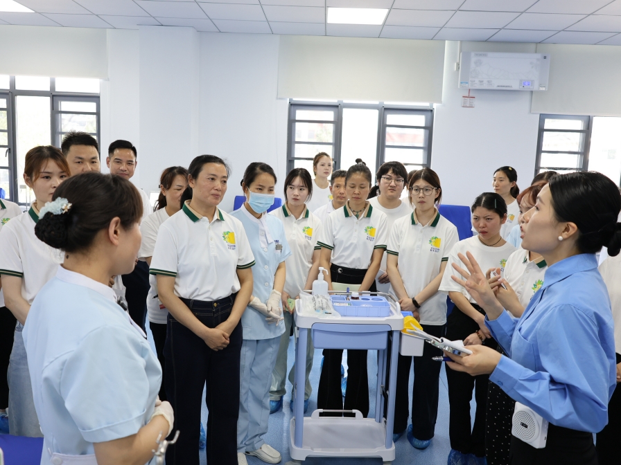 護(hù)航計(jì)劃丨135天跨越40地，國(guó)藥集團(tuán)天壇生物2025年漿站禮儀服務(wù)專(zhuān)項(xiàng)培訓(xùn)圓滿(mǎn)收官