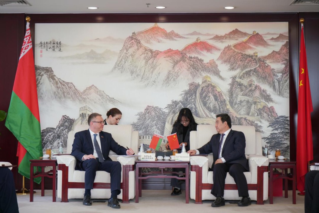 白忠泉董事長與白俄羅斯駐華大使切爾維亞科夫會談